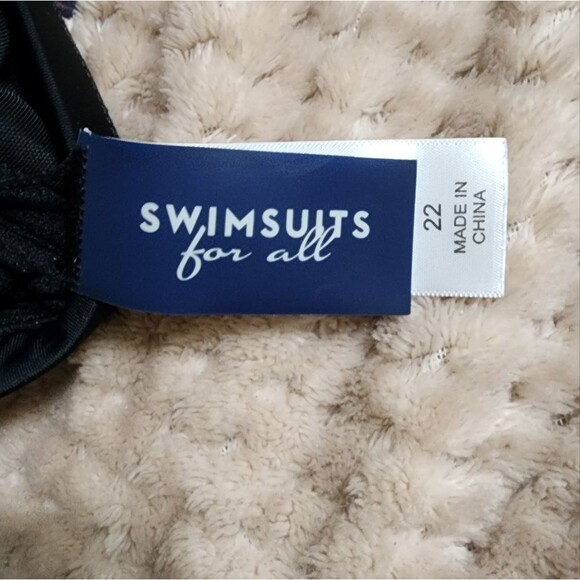 Elegant Black and Cream One Piece Swimwear 2X - Picture 5 of 11